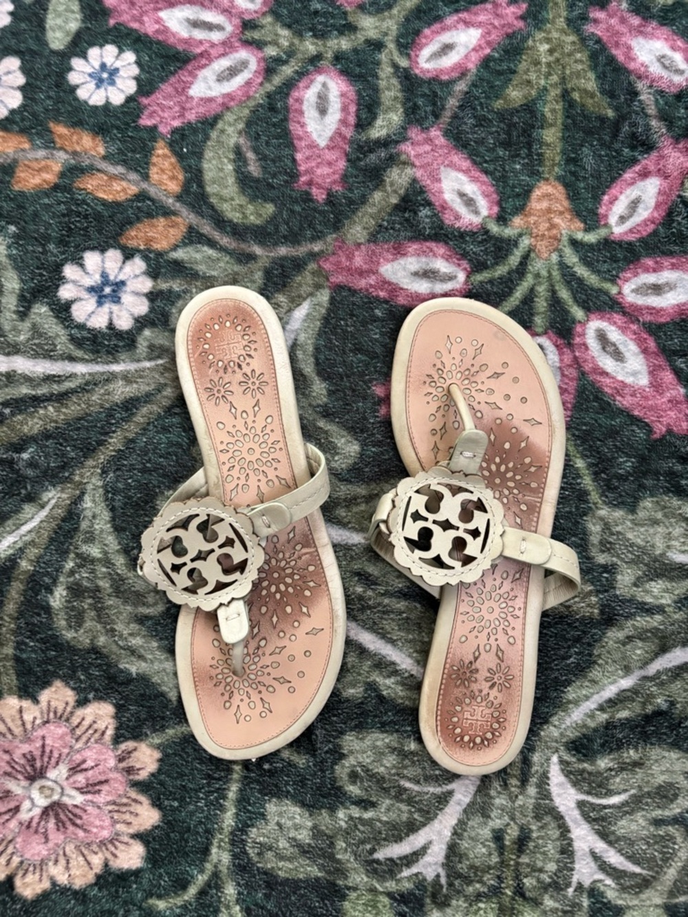 Tory Burch Miller Scallop Sandal | Garden Sage Size: 7.5
